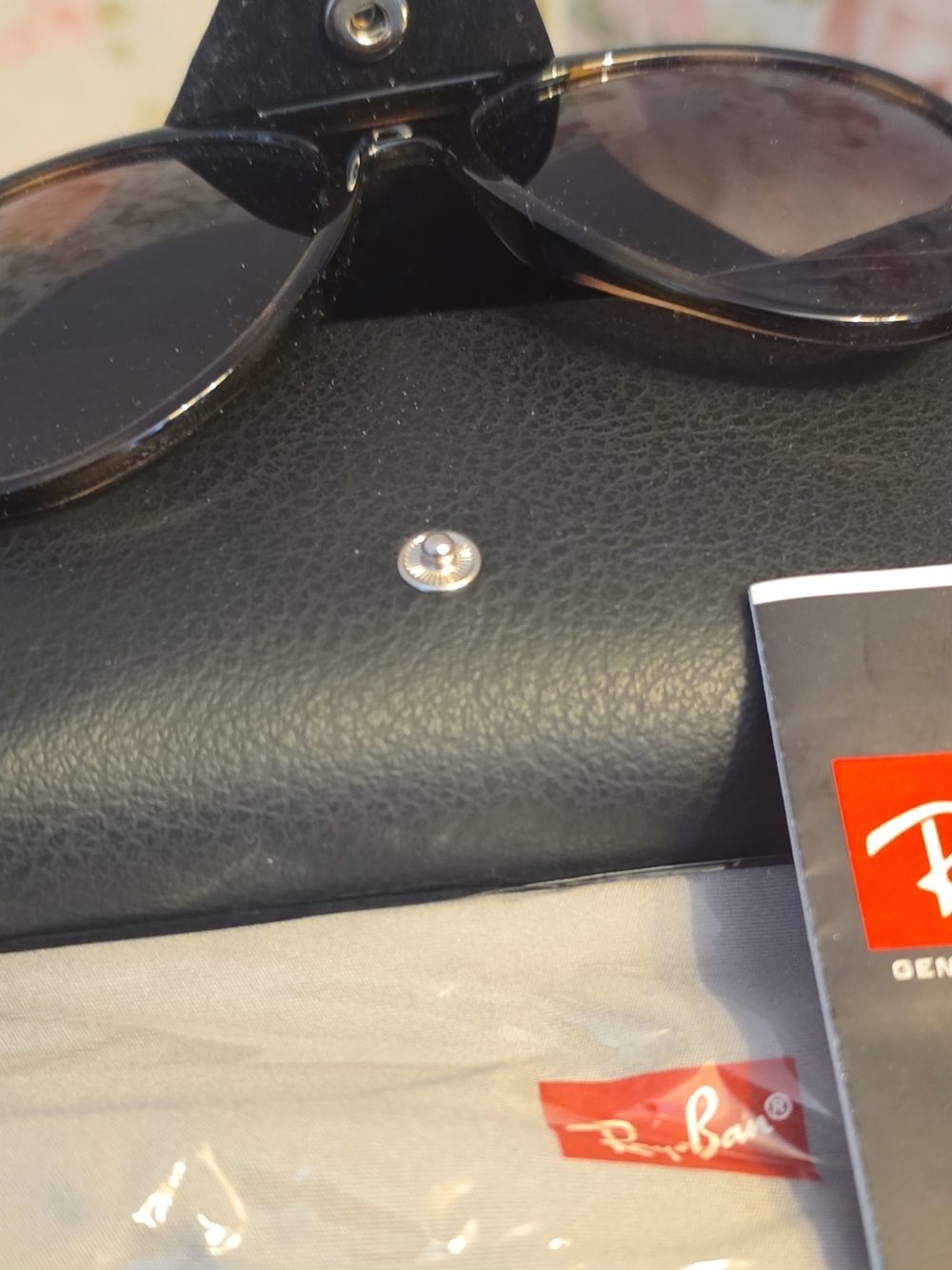 Ray-Ban Men's Black Frame Sunglasses with Dark Gray Lenses